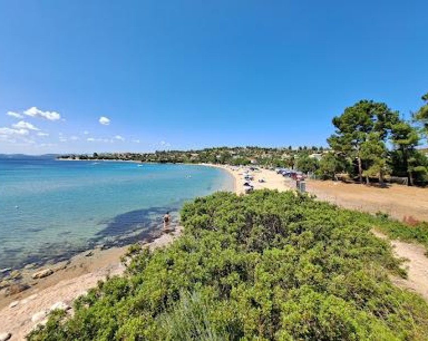 Plac u mestu Nikiti, Chalkidiki