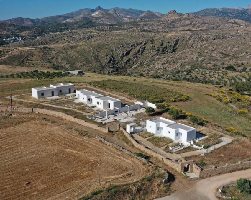 Apartment complex in Naxos