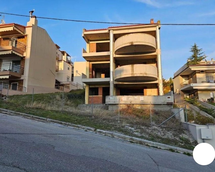 Maisonette Inachevée à Pefka, Thessalonique