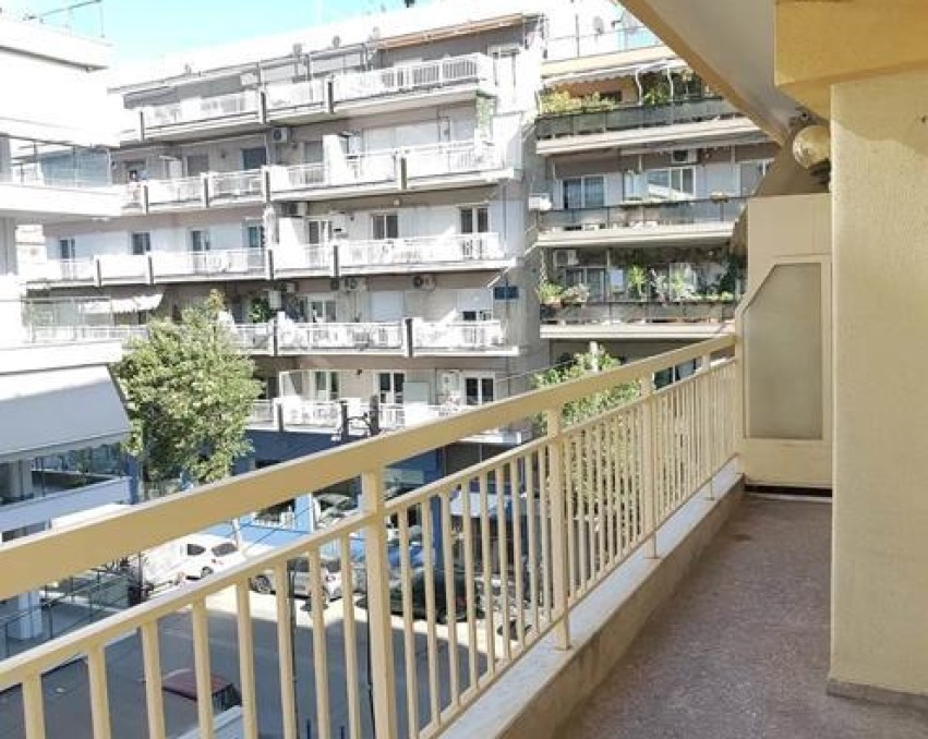 Apartman u Analipsiju, Solun