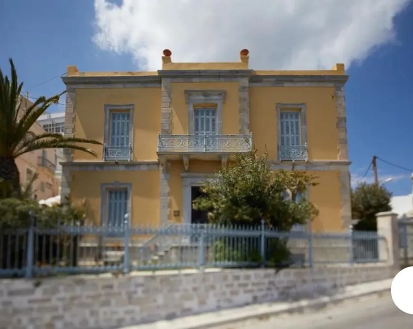 Neoklassisches Gebäude auf Syros, Kykladen