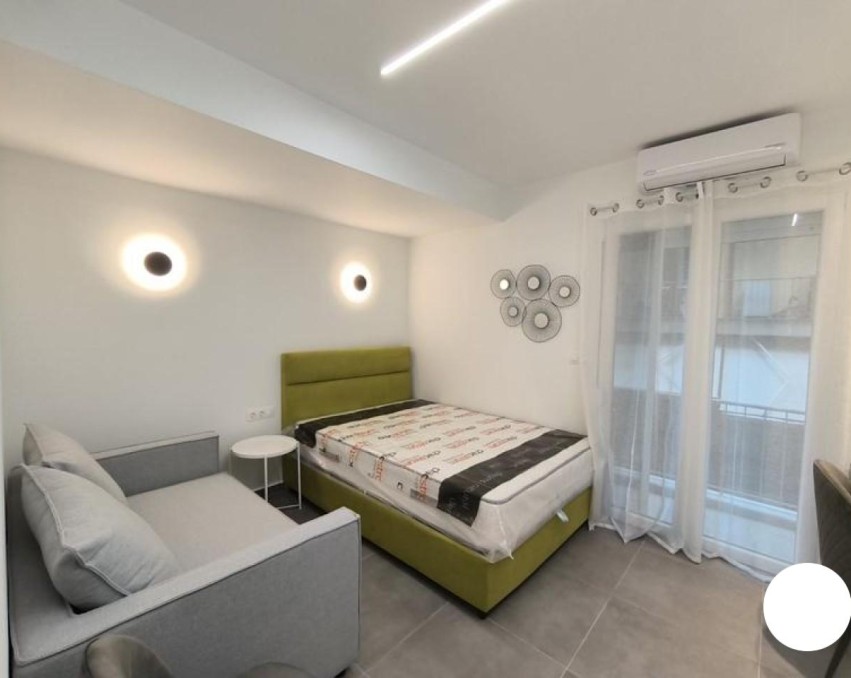 Garsonieră în Agios Dimitrios, Salonic