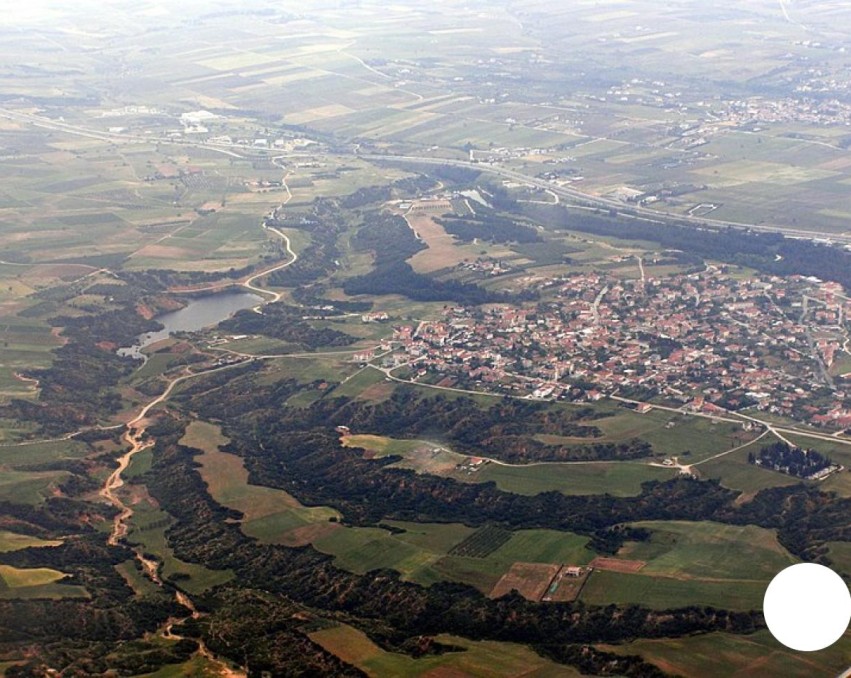 Земя в Лакома , Халкидики